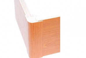 Угол цоколя универсальный 135гр. Бук, H=100мм