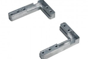 АРИСТО Уголок соед. для петель AIR  под алюмин. профиль   DA0105