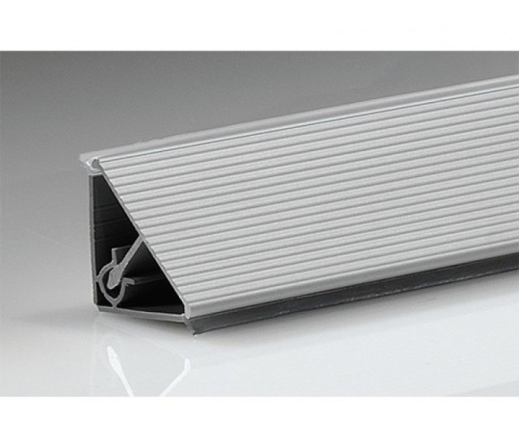 Плинтус кух. рифленый алюминиевый 3,05м.