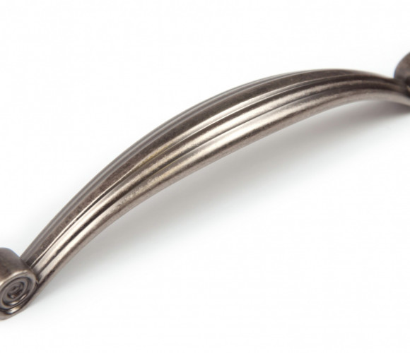 RS427BAZ.4/128 Черненный старинный цинк Ручка VICTORIA